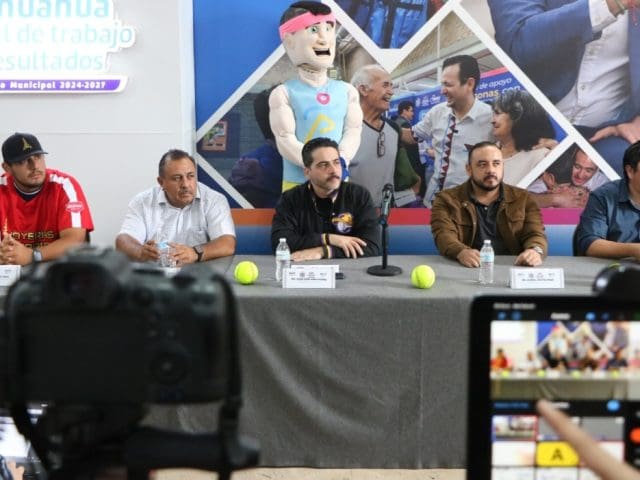 Convocan al Campeonato Estatal Sigamos juntos en el Softbol