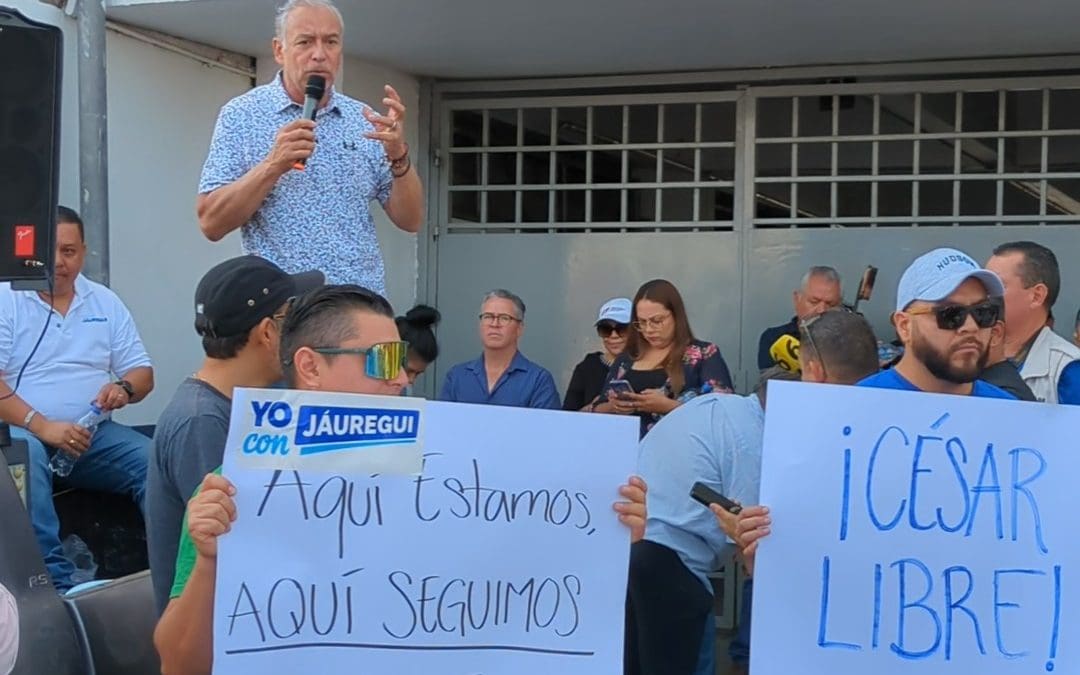 «¡César libre!»: protestan frente a la FGR ante audiencia de exfiscal