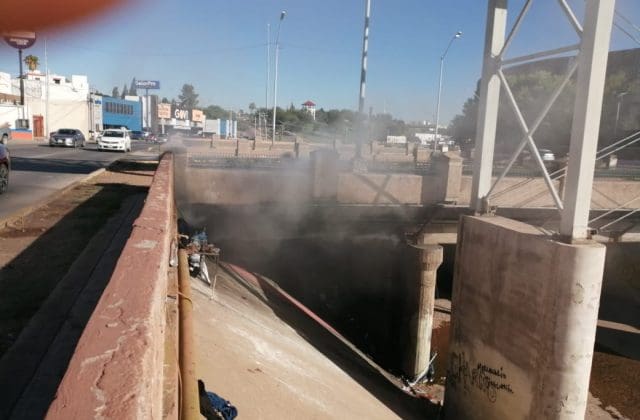 Reportan intensa columna de humo bajo puente de Teófilo Borunda y Lisboa