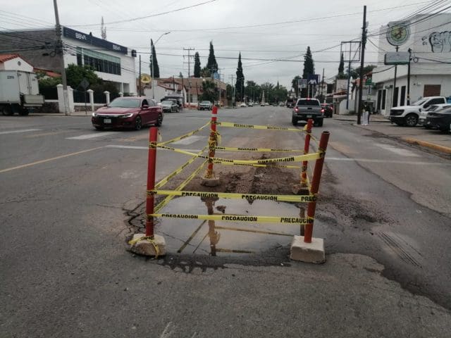 Alertan por obras en Primero de Mayo y socavón en Cuauhtémoc