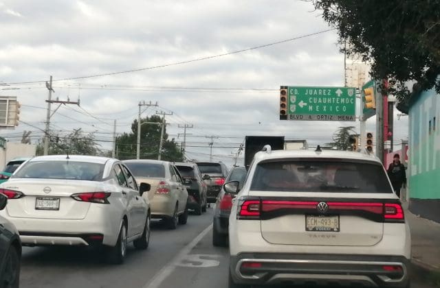 Semáforos apagados provocan caos en Ortiz Mena y Politécnico Nacional