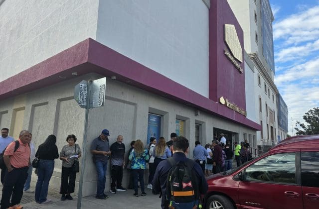 Hacen fila ciudadanos ante reapertura de Monte de Piedad