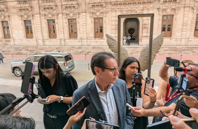 Advierte Granillo que aumentos en derechos de salud afectarán economía familiar