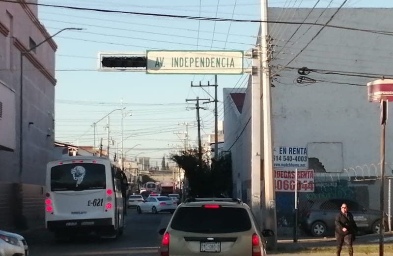 ¡Caos en pleno Centro! Semáforos apagados desatan embotellamientos
