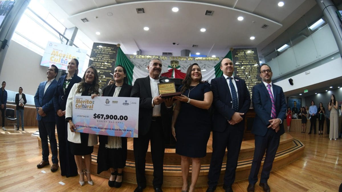 Reconocen a Faustino “Tito” Villalobos con el Mérito Cultural «Víctor Hugo Rascón Banda»