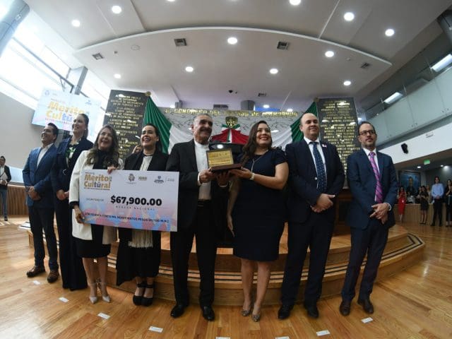 Reconocen a Faustino “Tito” Villalobos con el Mérito Cultural «Víctor Hugo Rascón Banda»