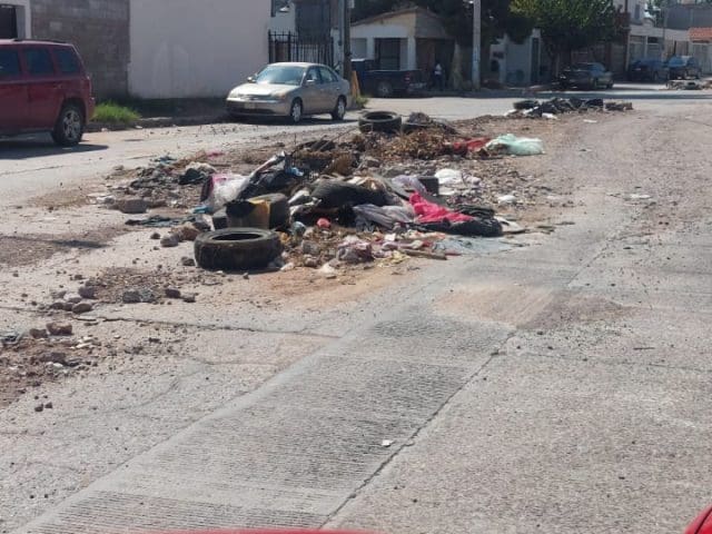 Vecinos de Los Portales reportan acumulación de basura tras las lluvias