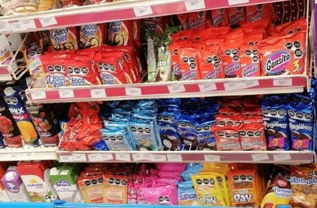 Acatará UACH prohibición de comida chatarra en cafeterías universitarias: rector