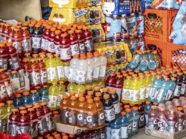 Retiran en EU 122 mil cajas de Gatorade por efectos adversos de sus colorantes