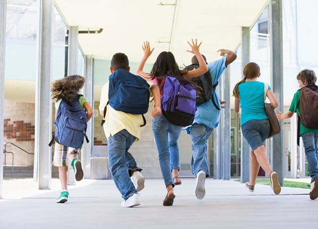 Alistan megapuente escolar de cuatro días